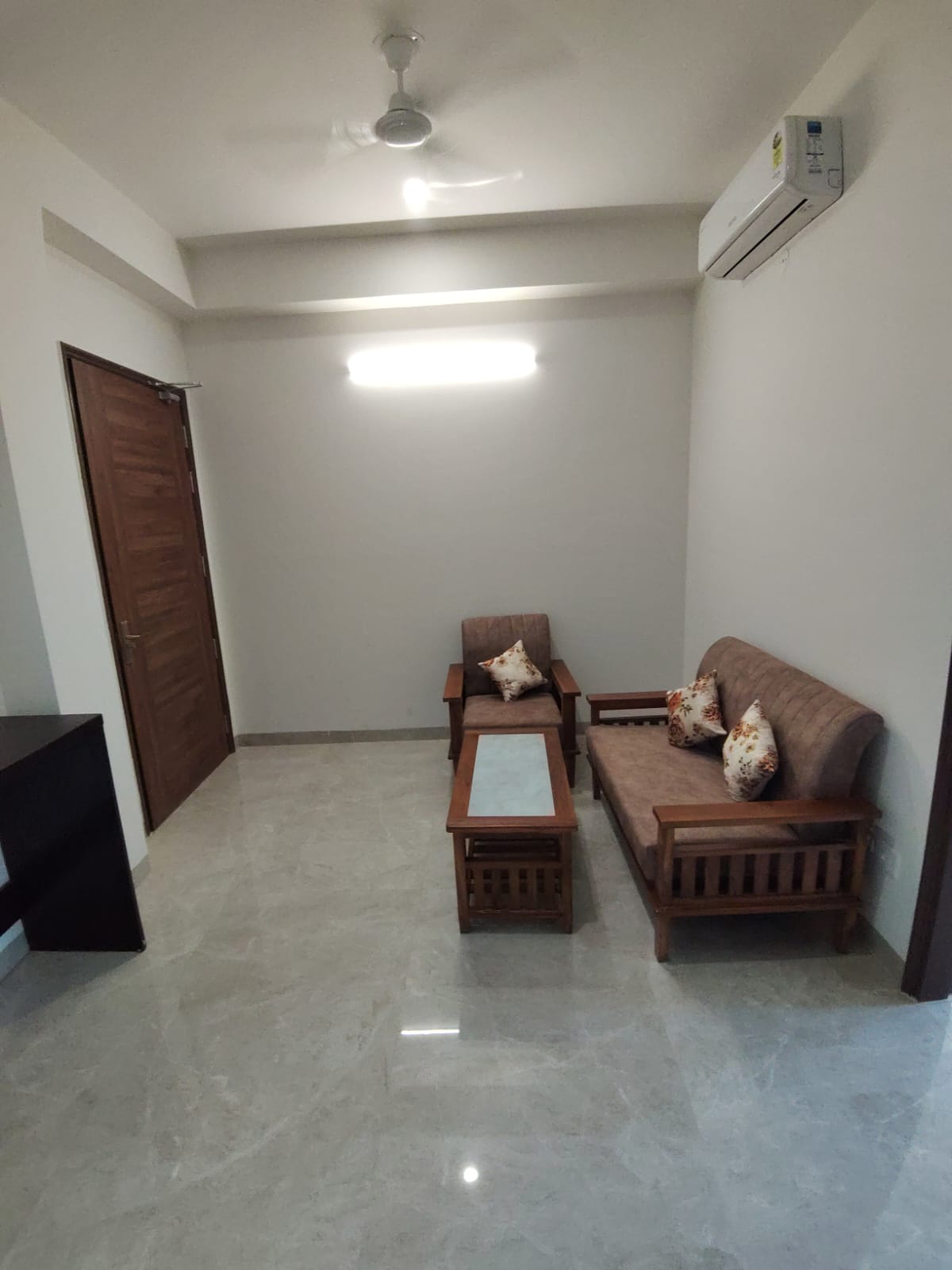 KVS 017 SECTOR 38  1BHK  — image 2