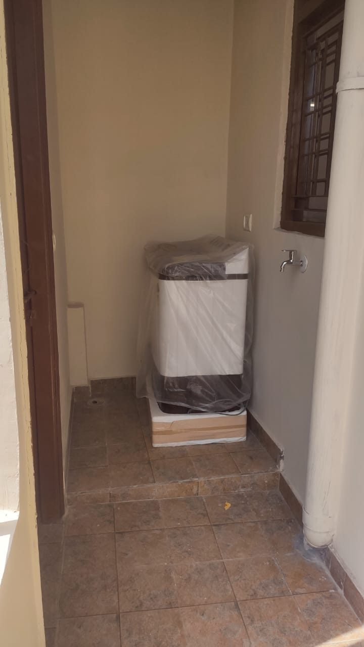 KVS 018 SECTOR 39 2BHK — image 3