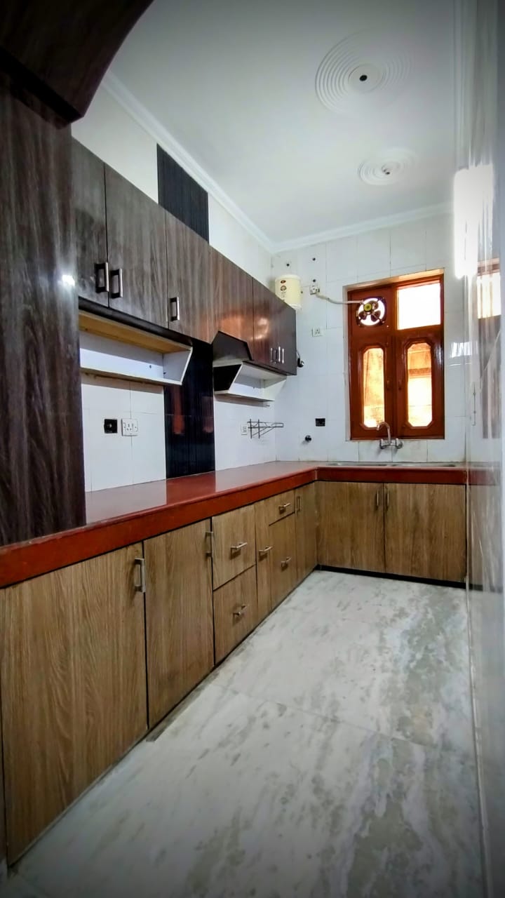 KVS 018 SECTOR 39  2BHK  — image 5