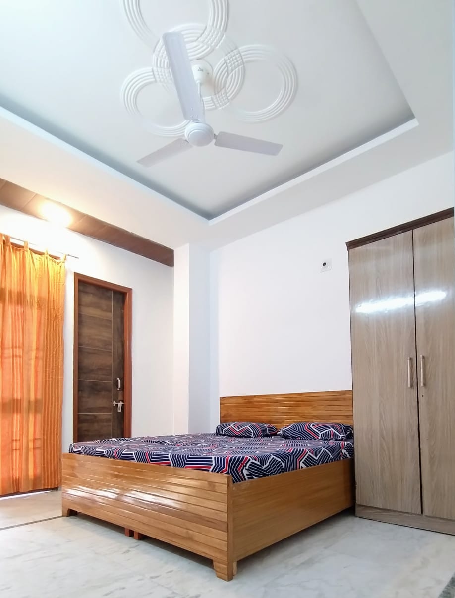 KVS 018 SECTOR 39  2BHK  — image 3