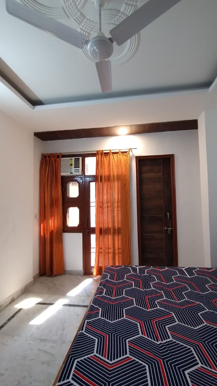 KVS 018 SECTOR 39  2BHK  — image 2