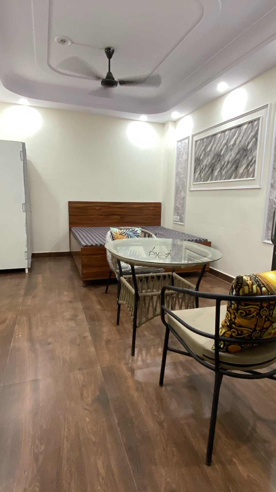 KVS 020 SECTOR 57 1RK — image 6