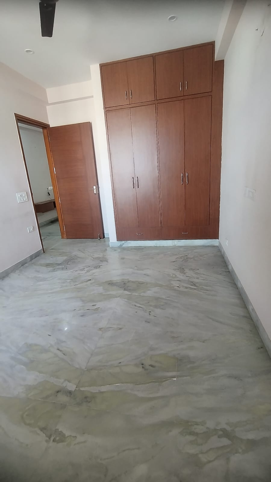 KVS O22 SECTOR 47 3 BHK — image 2