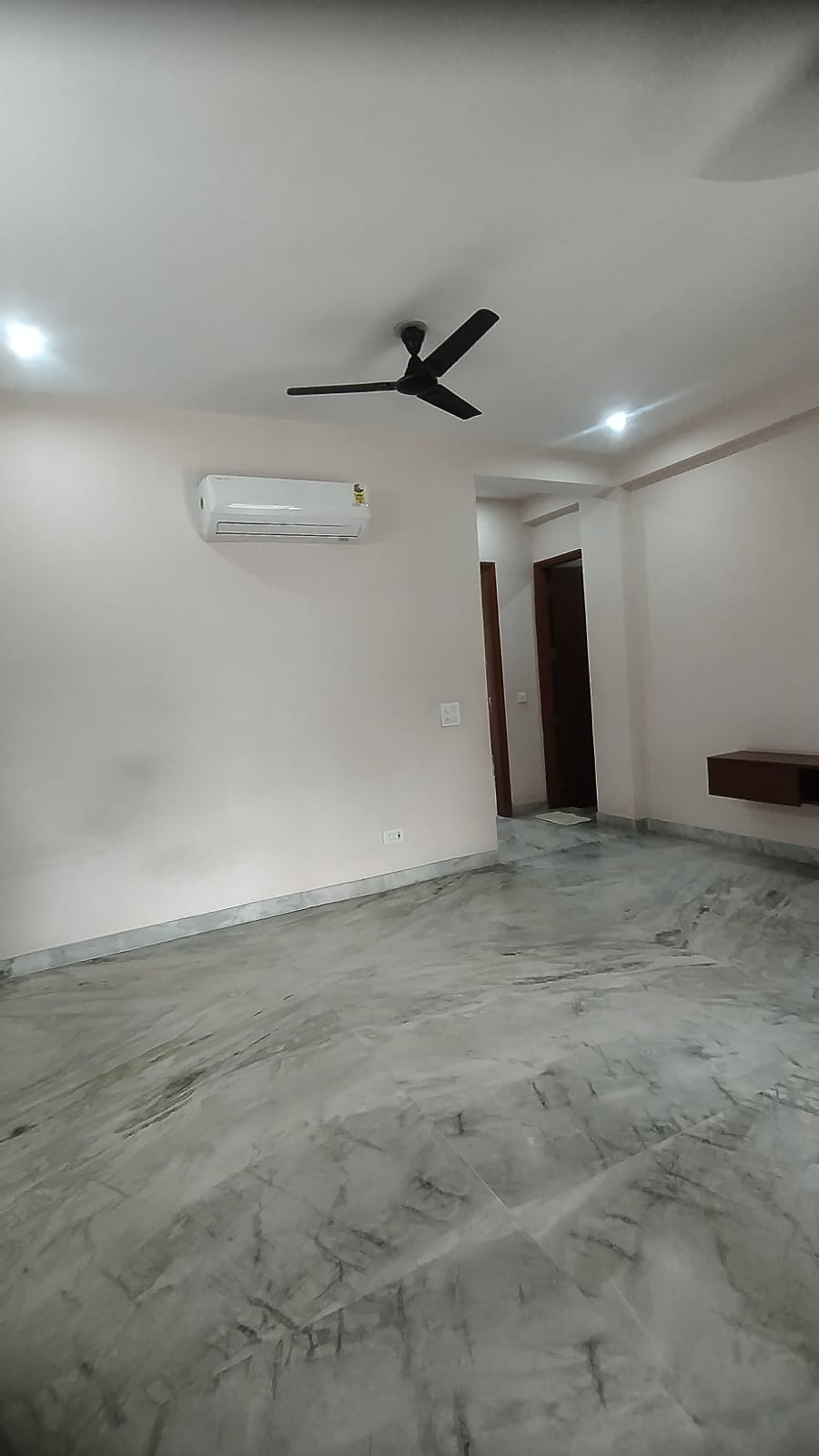 KVS O22 SECTOR 47 3 BHK — image 3
