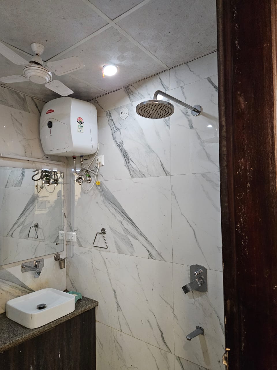 KVS 024 SECTOR 38 1RK — image 5
