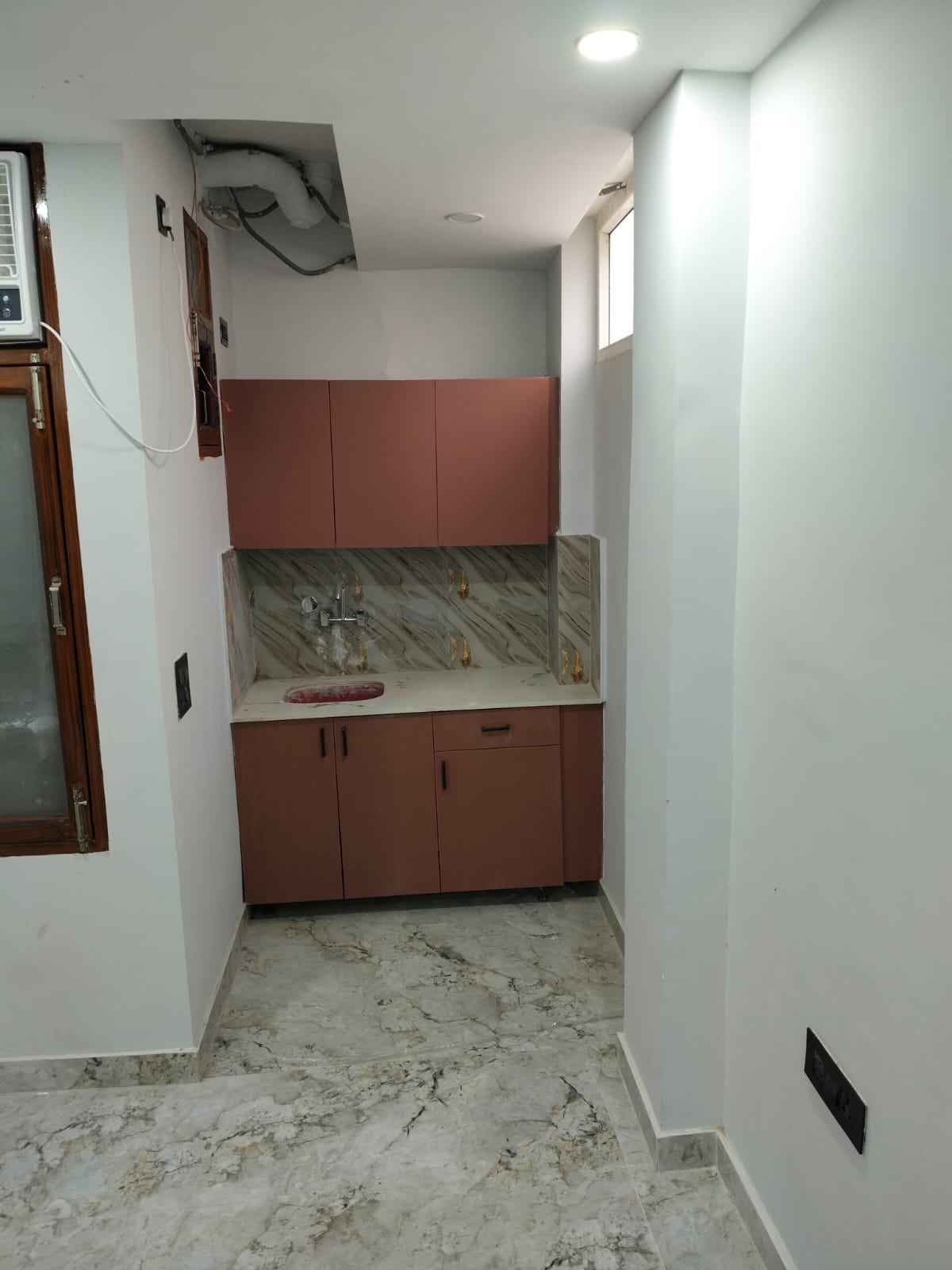 KVS 028 SECTOR 40 1RK — image 2