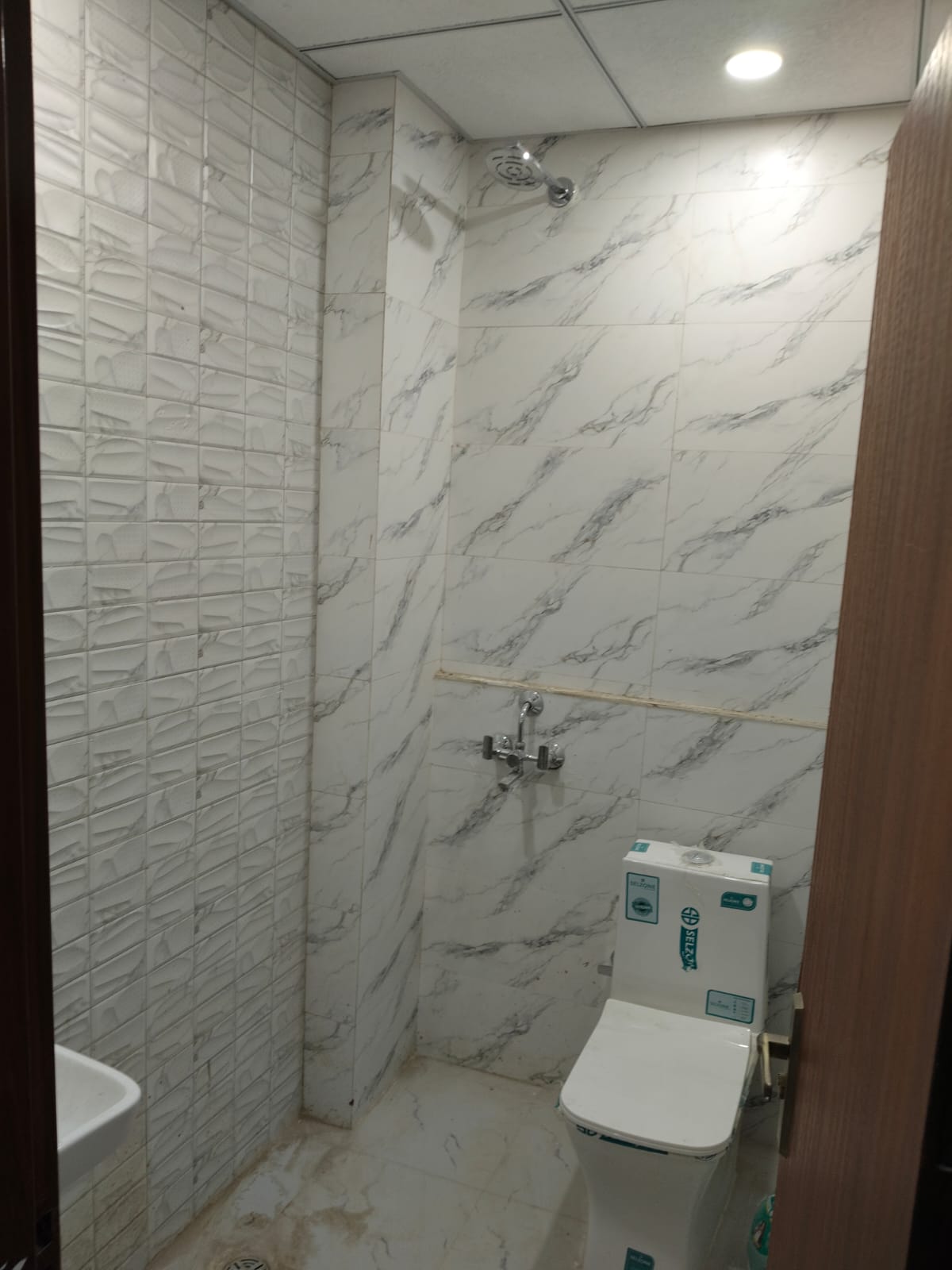 KVS 028 SECTOR 40 1RK — image 5