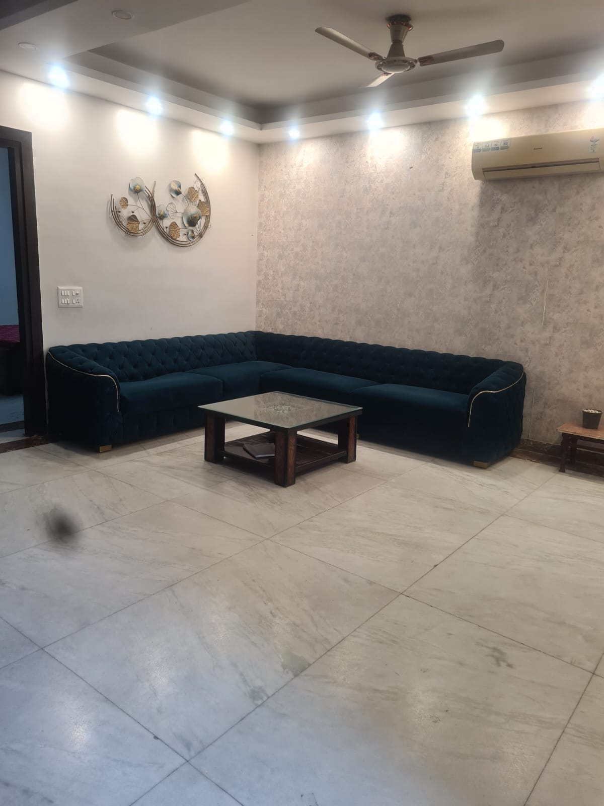KVS 031 SECTOR 57 3BHK  — image 3