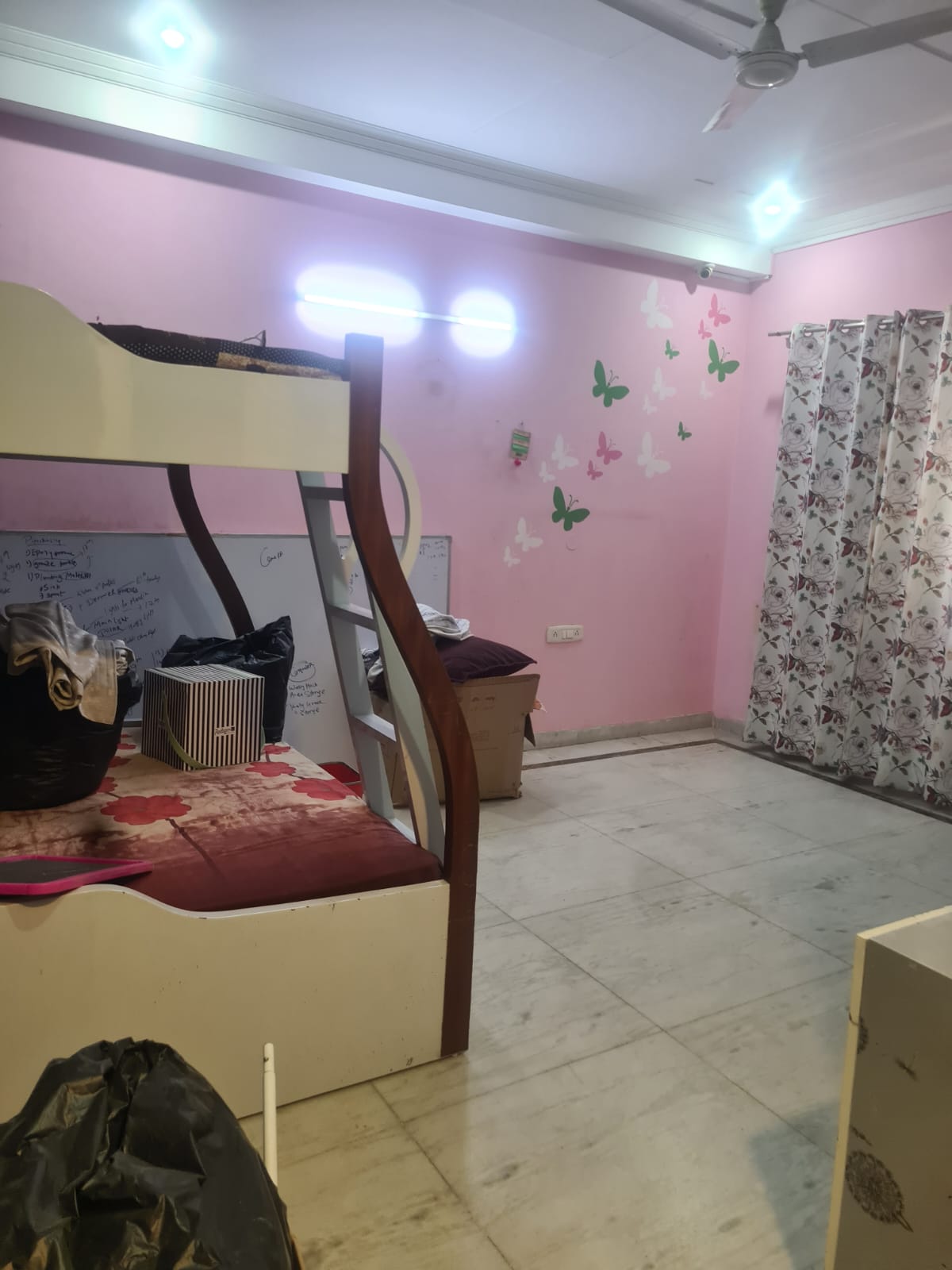 KVS 031 SECTOR 57 3BHK  — image 8