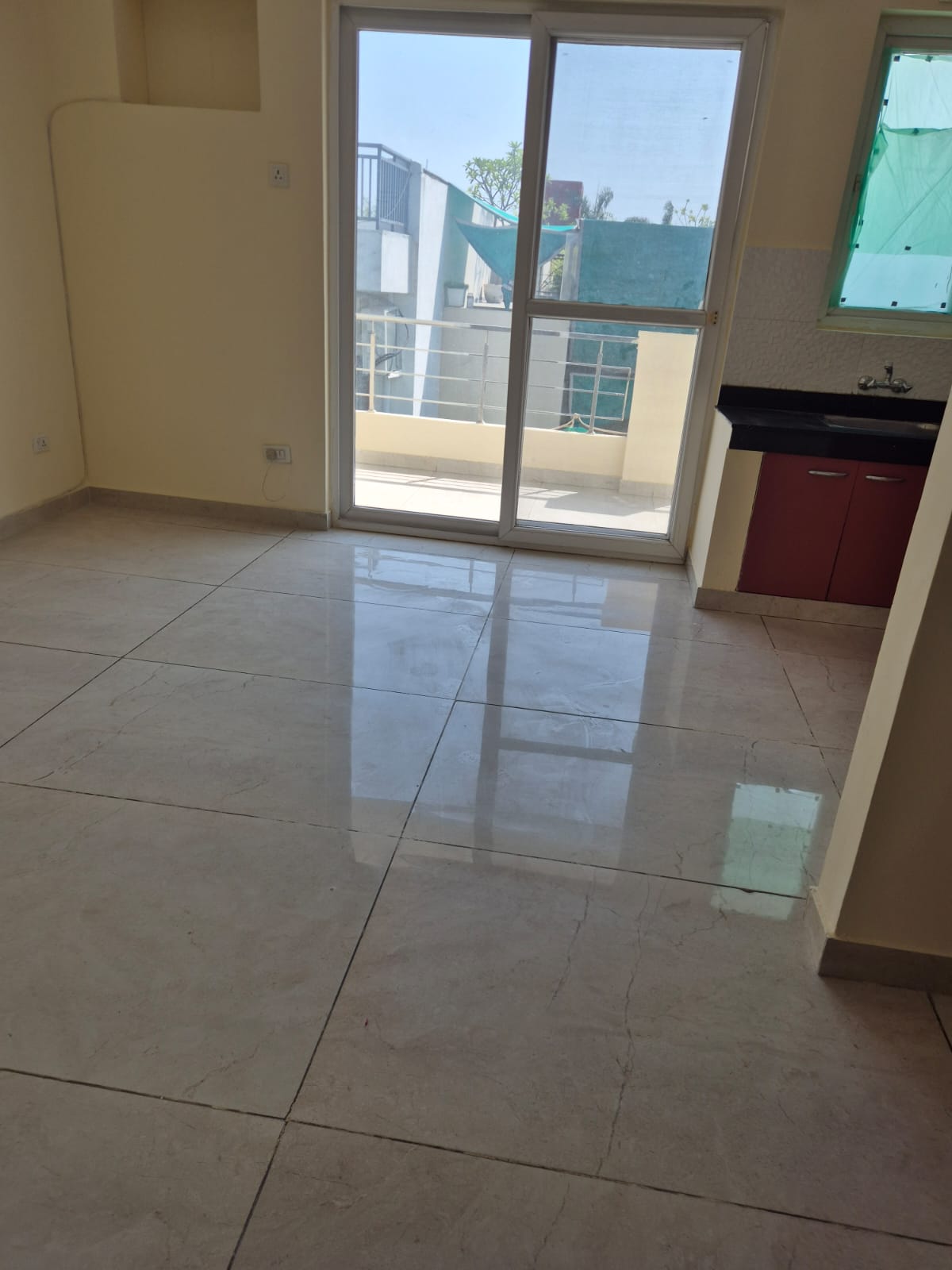 KVS 033 SECTOR 14 1 BHK  — image 3