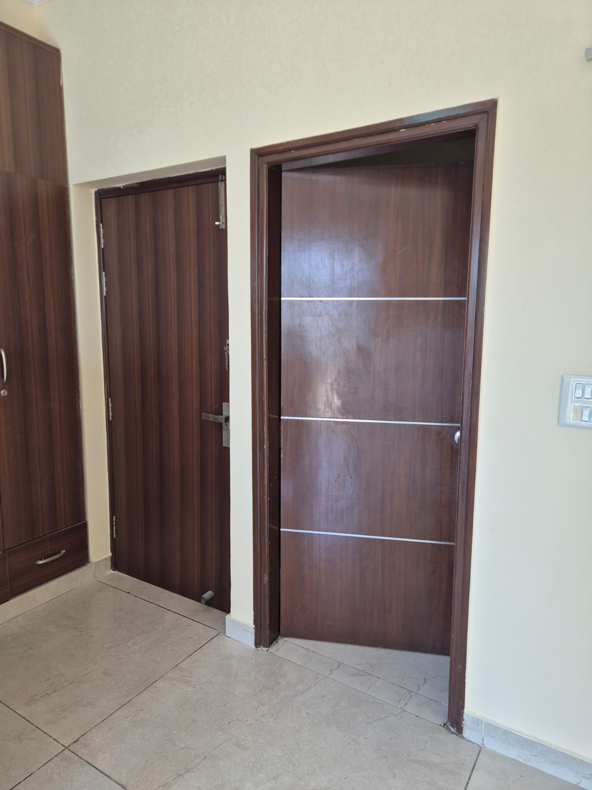 KVS 033 SECTOR 14 1 BHK  — image 7