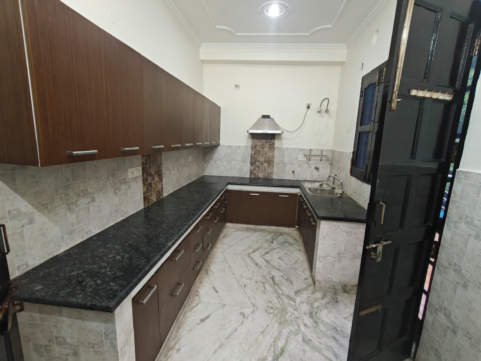 KVS 058 SECTOR 46 3BHK — image 2