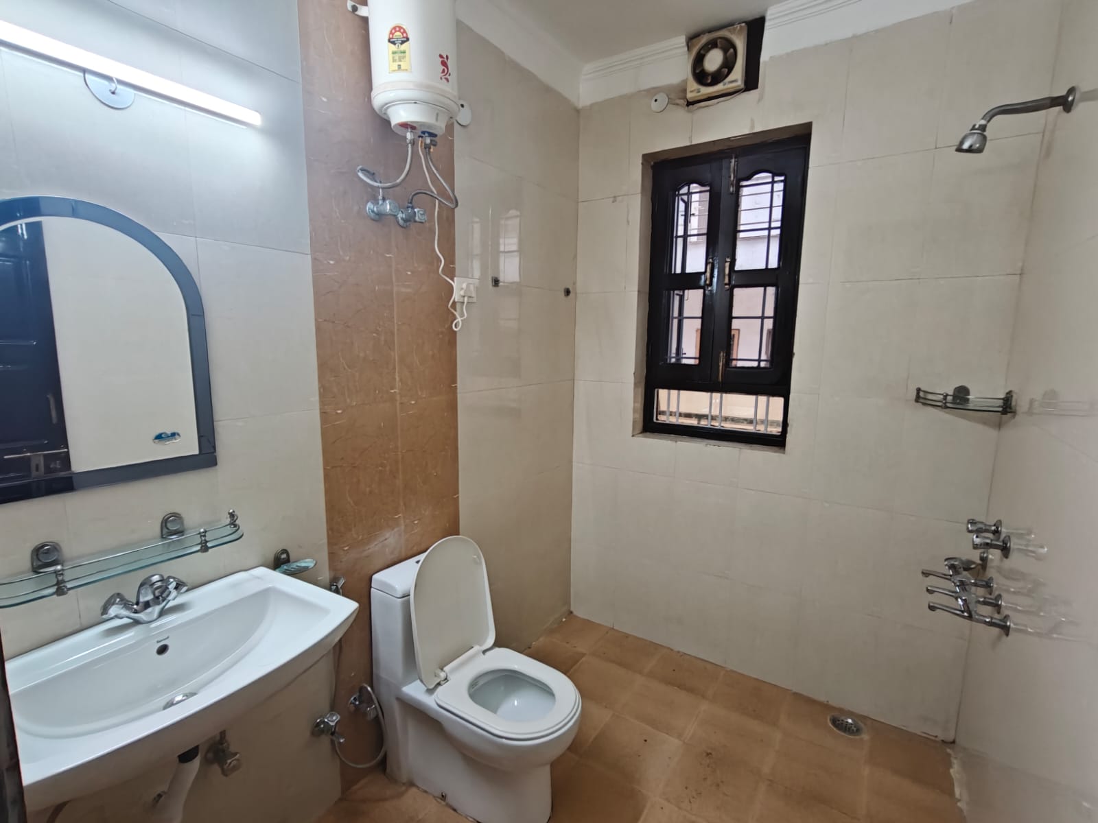 KVS 058 SECTOR 46 3BHK — image 5