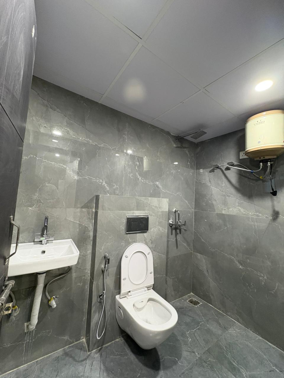KVS 069 SECTOR 40 2BHK  — image 4
