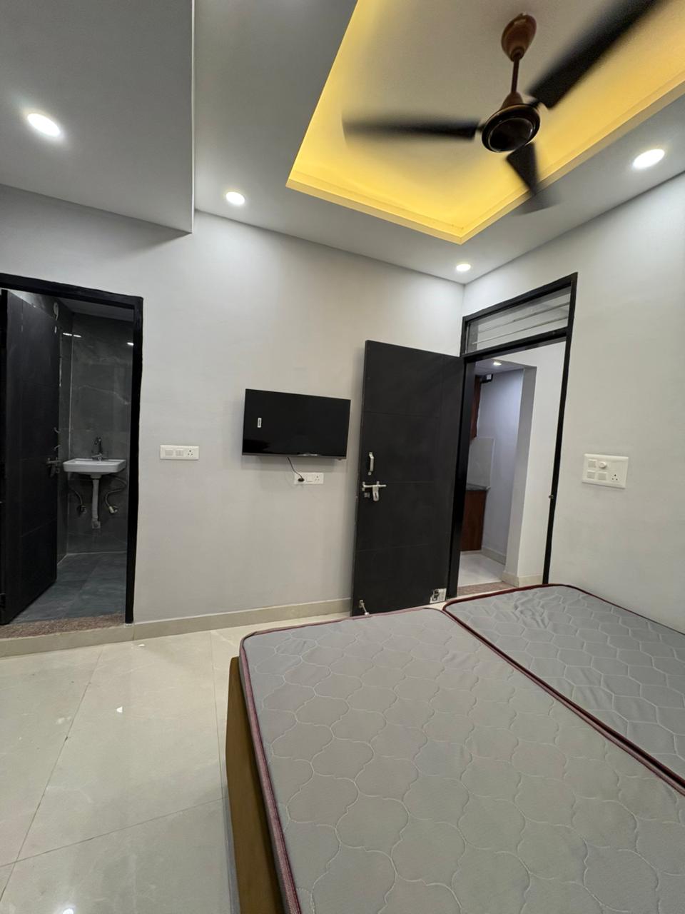 KVS 069 SECTOR 40 2BHK  — image 6