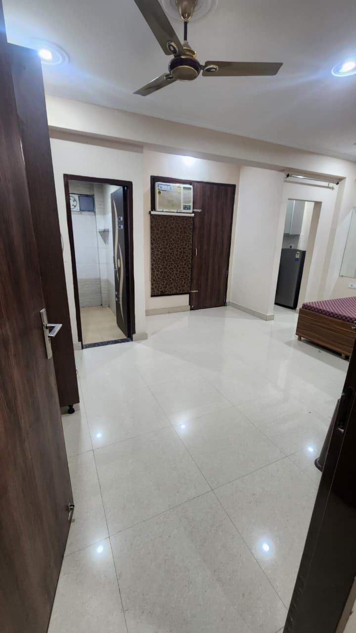 KVS 071 SECTOR 42 1BHK  — image 3