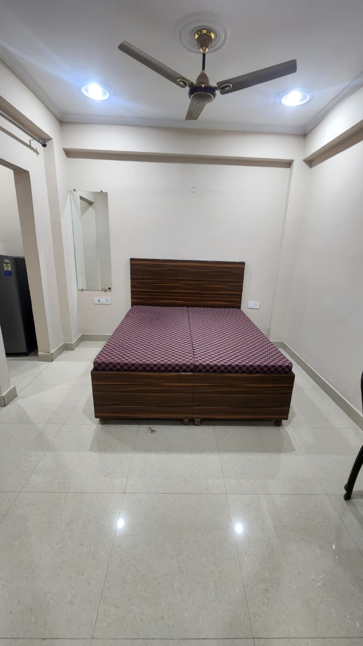KVS 071 SECTOR 42 1BHK  — image 4