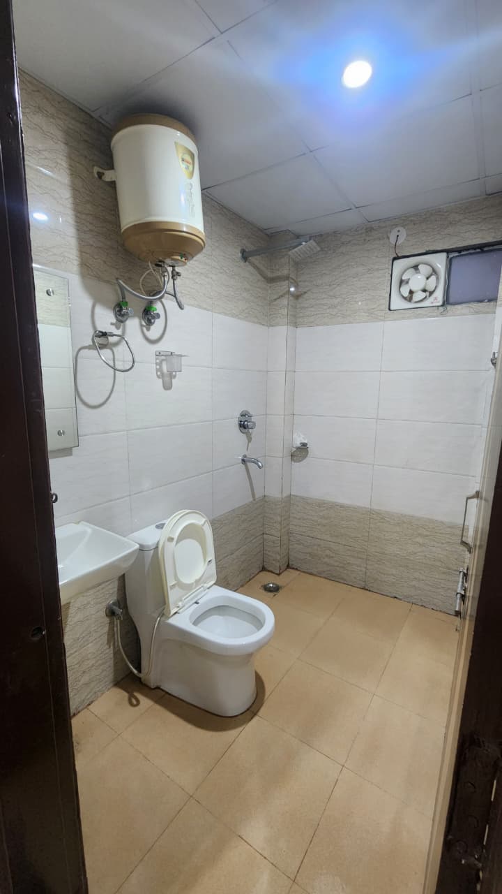 KVS 071 SECTOR 42 1BHK  — image 7