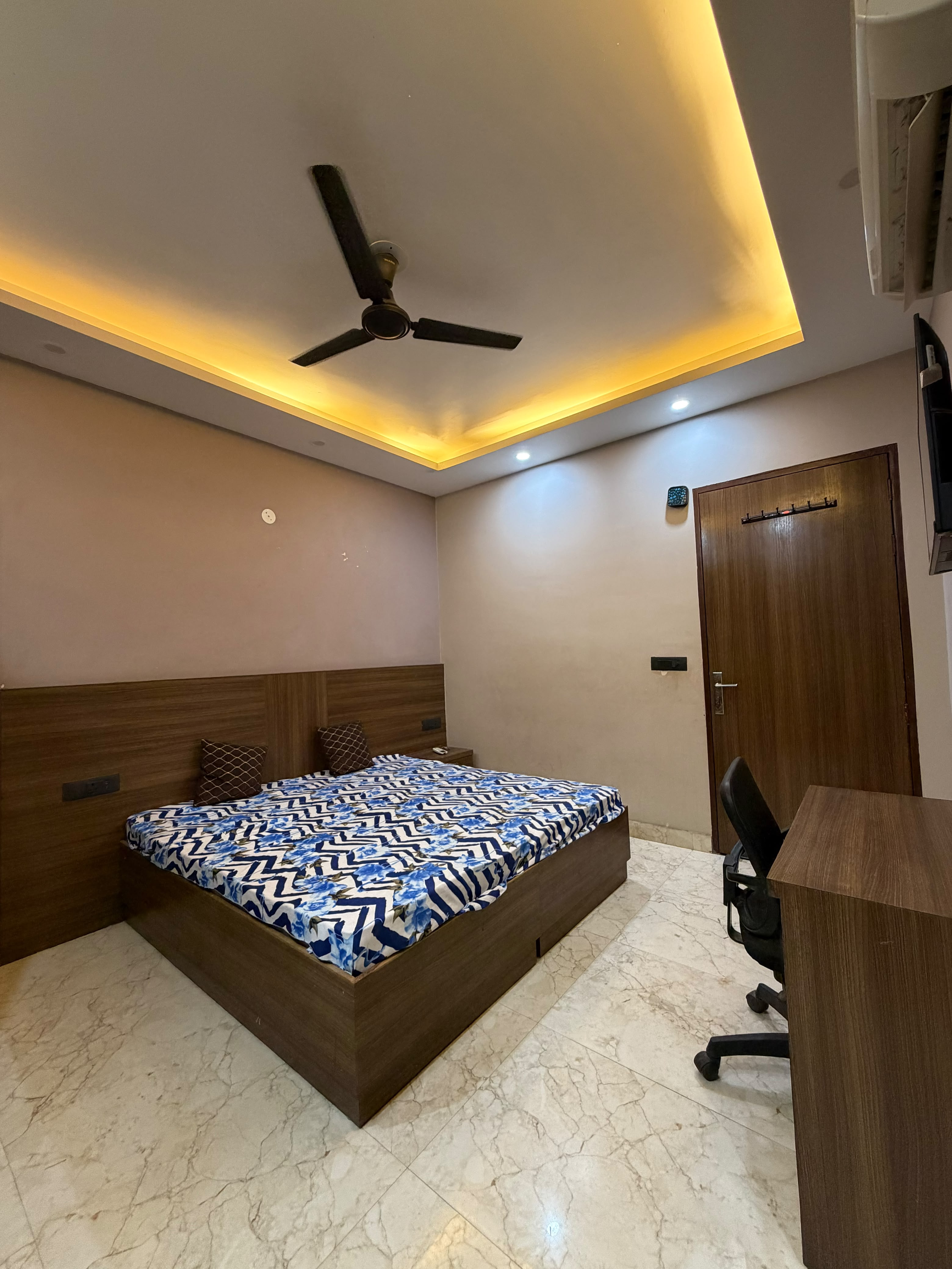 KVS 070 HABITATE PG — image 6