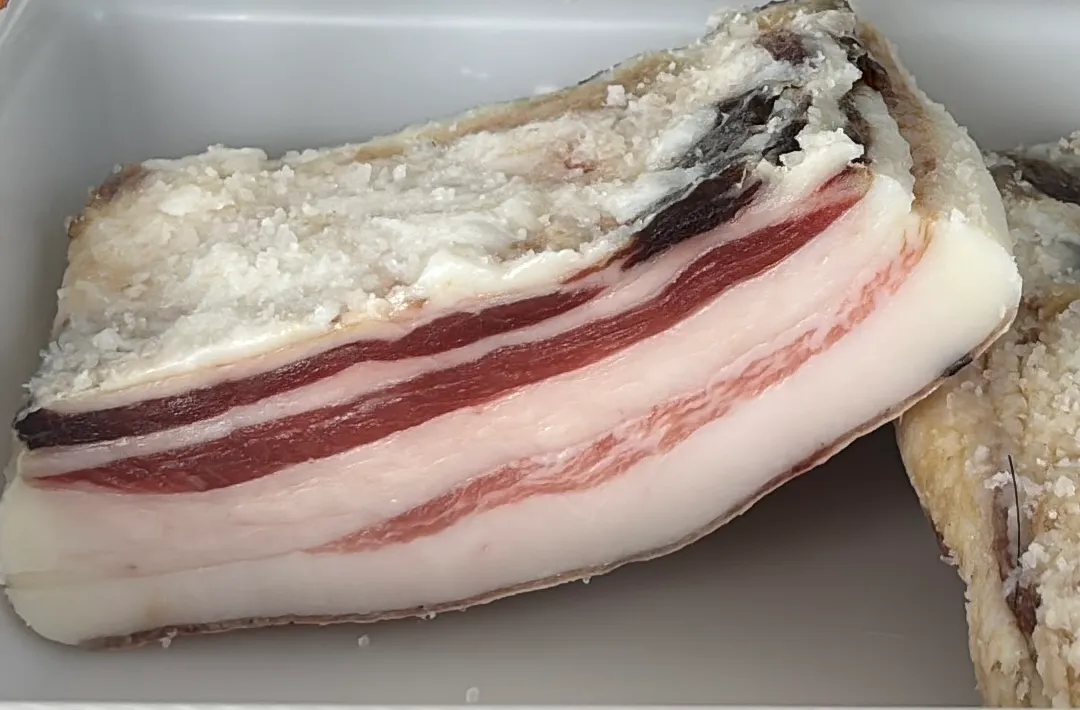 toucinho porco preto