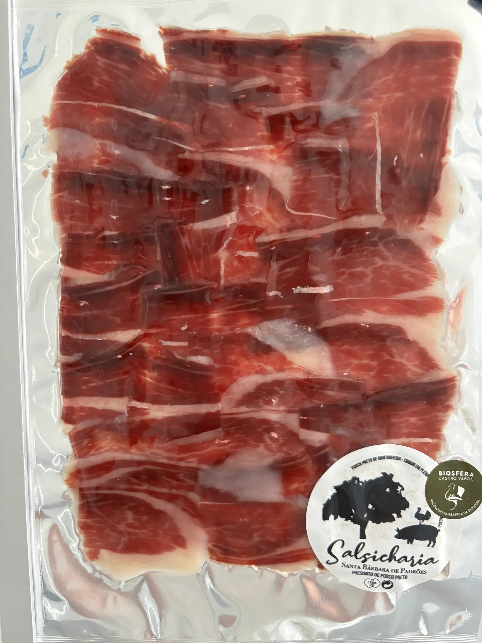 presunto porco preto fatiado