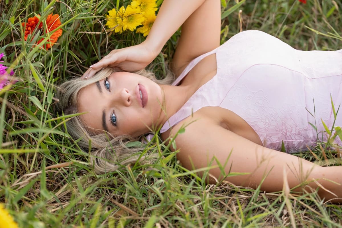 Alt-Pop Artist Livvy Landin Makes Her Debut with “Feel Too Little”
