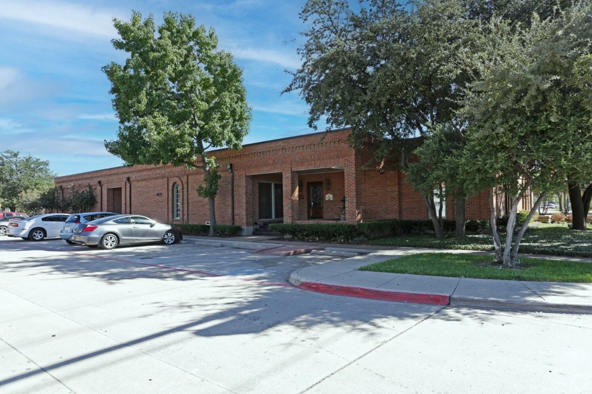 4800 Broadway — 4800 Broadway, Addison TX