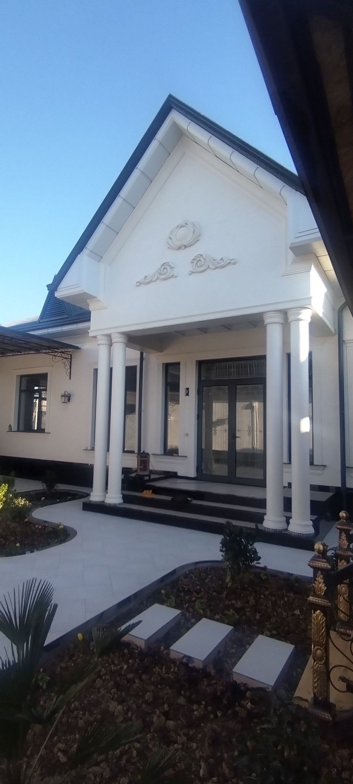 Sugdiyona da 4 sotib yer