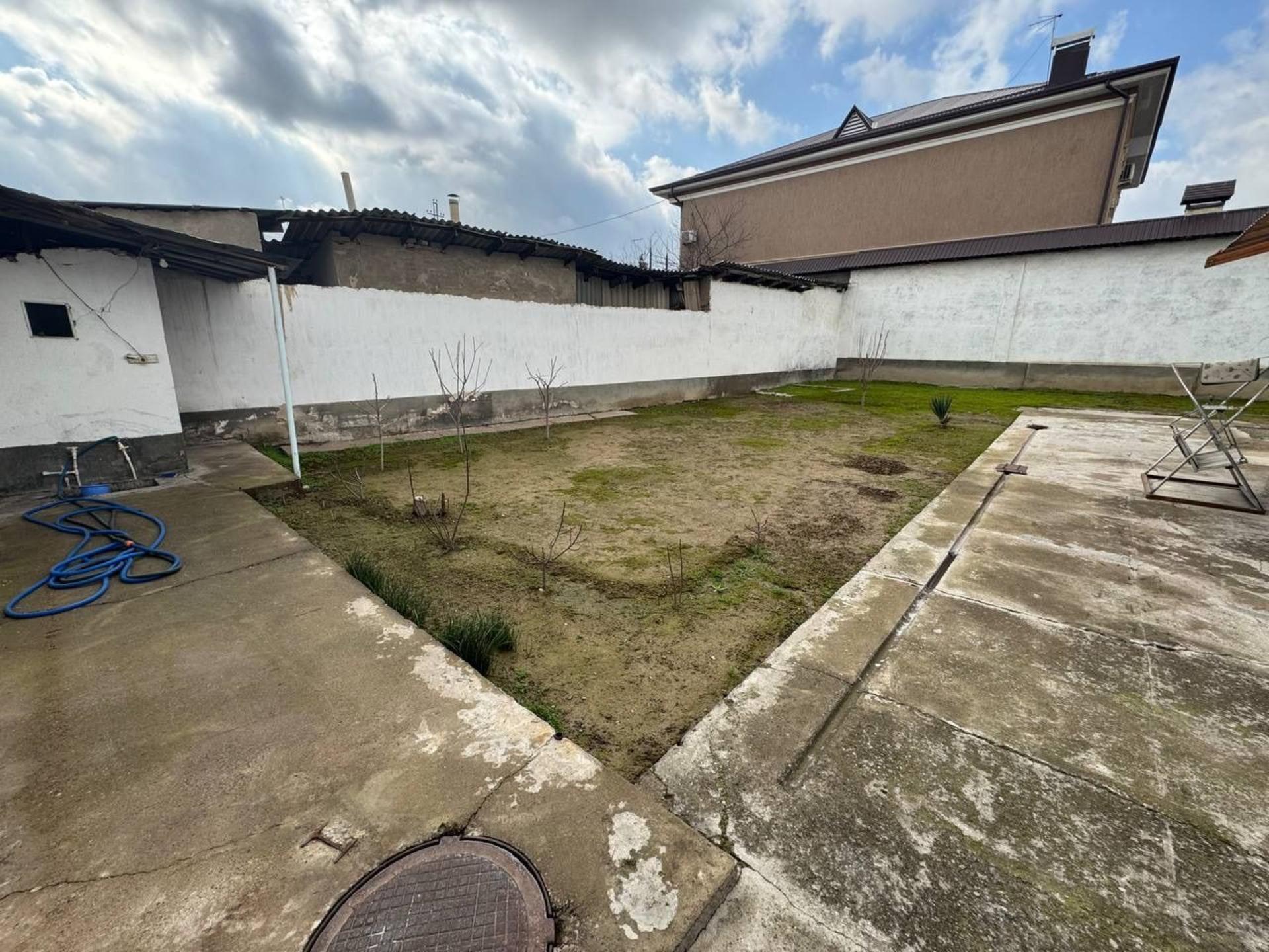 2 soʻtik yer sotiladi