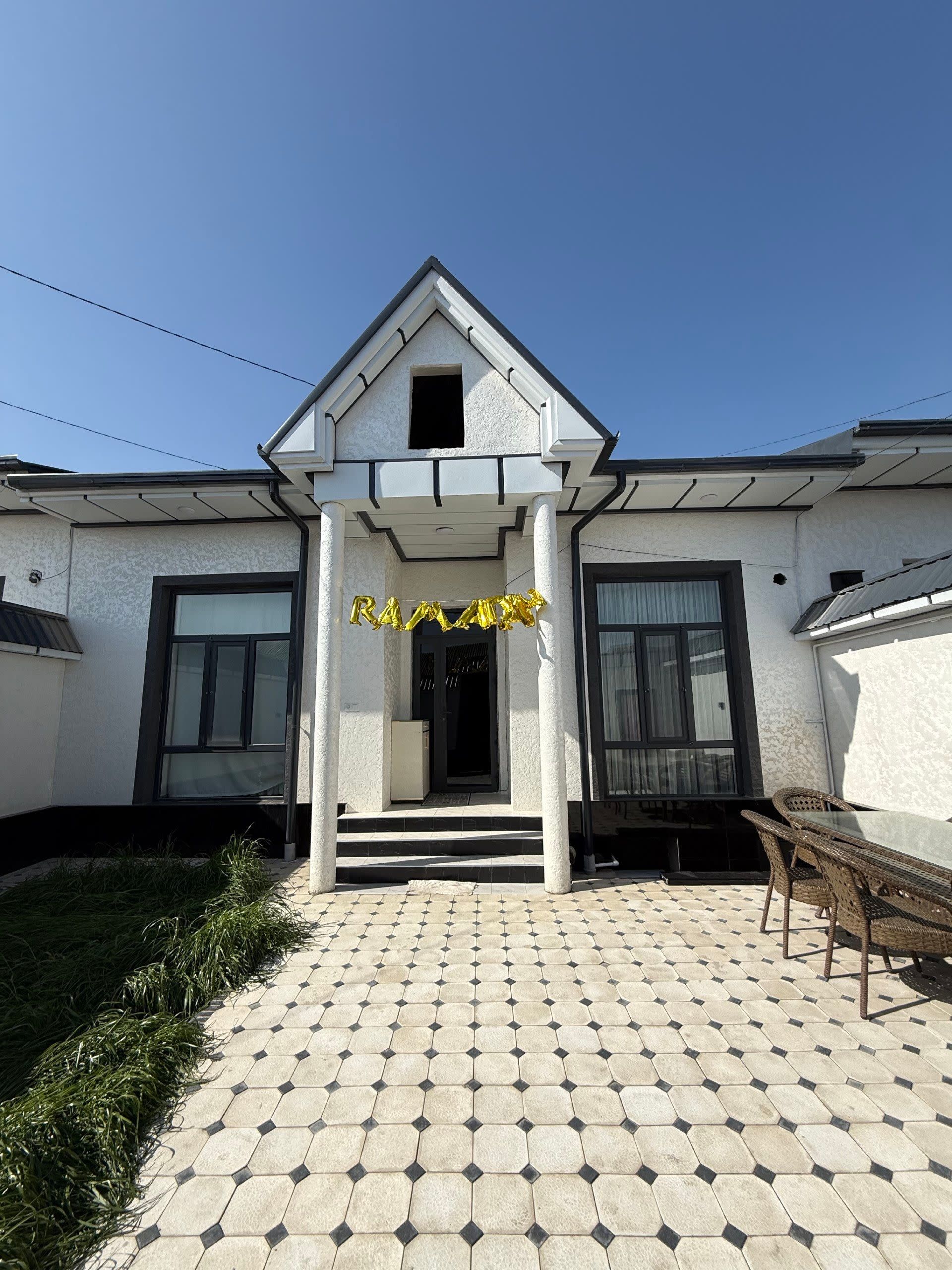 Qulay narxda 4 xonali hovli sotiladi