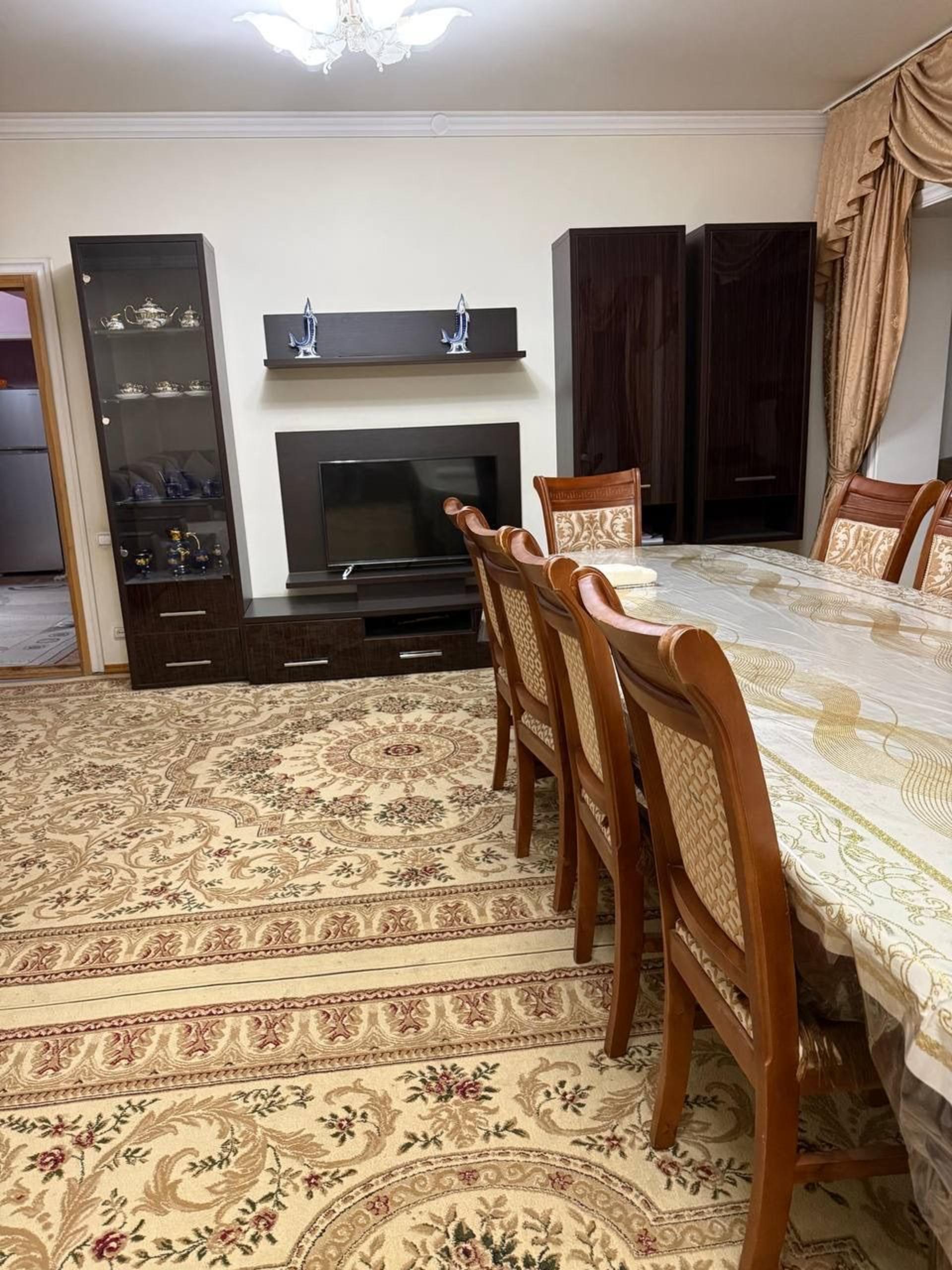 Срочно сотилади 5хонали квартира