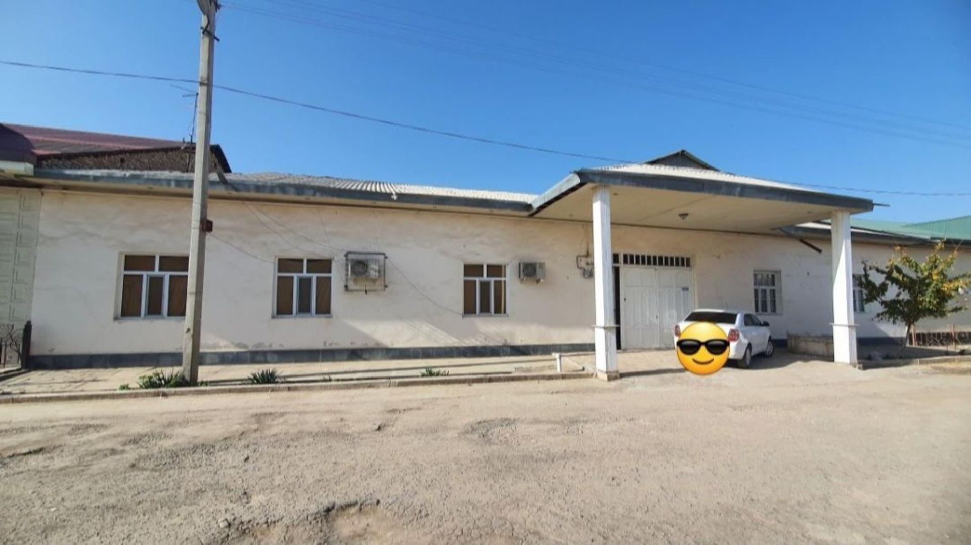 Тезда ховли уй сотилади 