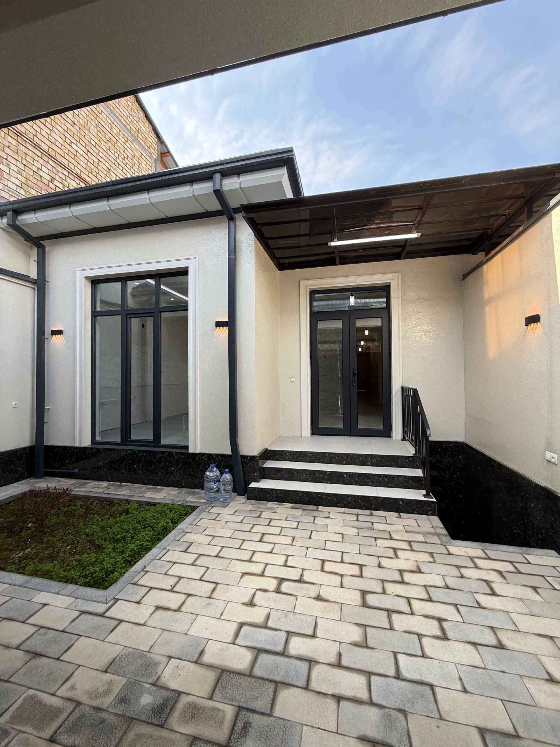 Bektemir tumanida 2 sotix,4 xonali uy sotiladi