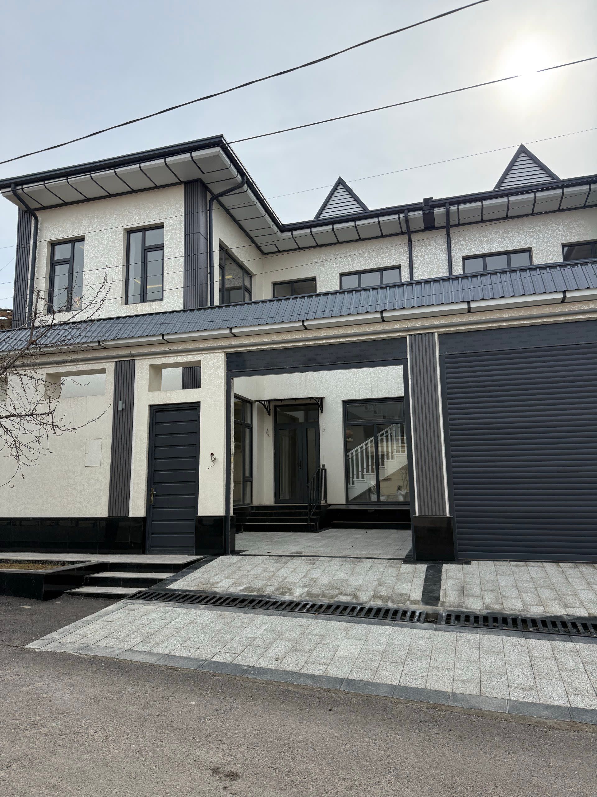 Yunusobodda 2 qavatli kotej xonadon sotiladi