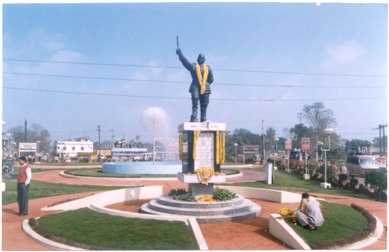 Hire a car and driver in Begusarai