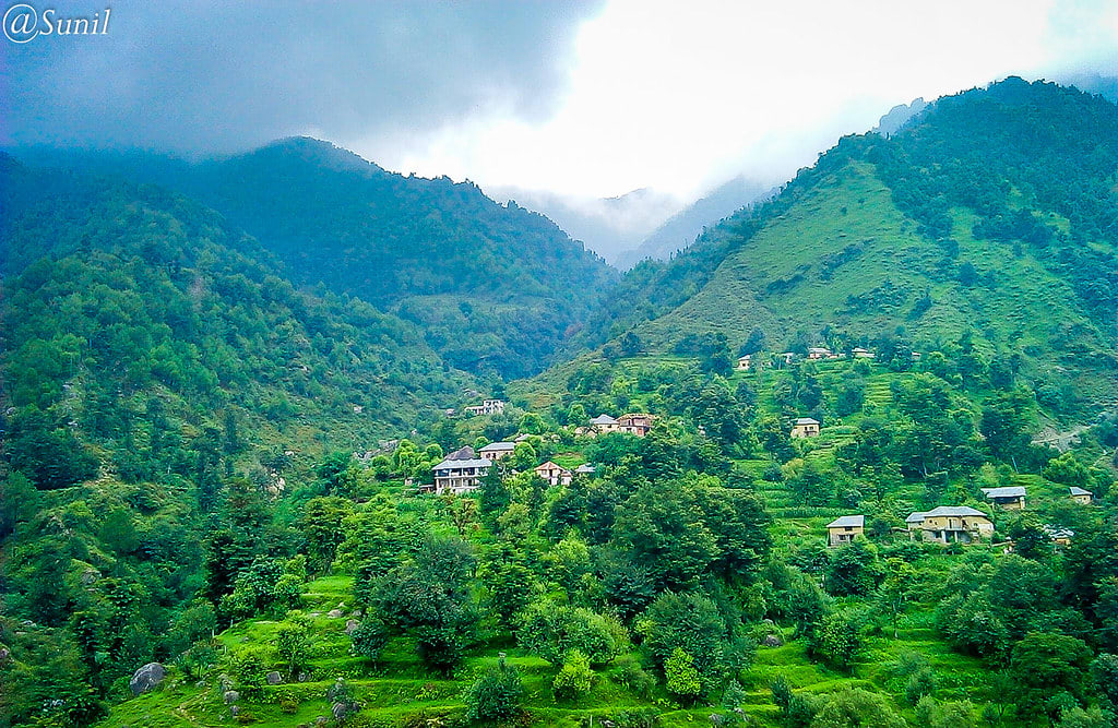 Hire a car and driver in Khandbari