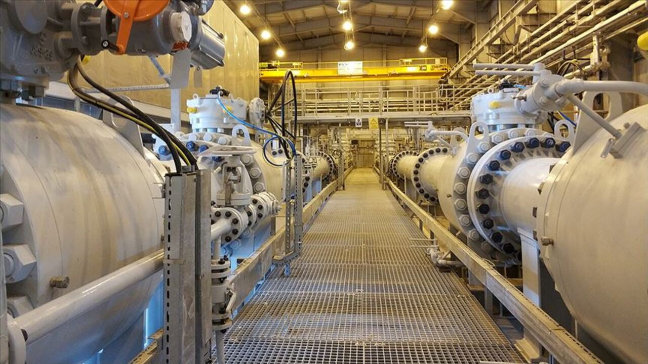 European Gas Futures Rebound Amid LNG Flow Slowdown