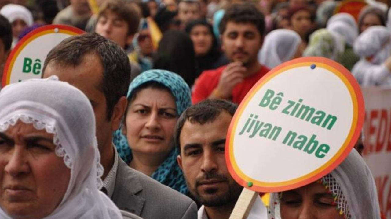 Türkiye Poll: CHP Voters Lean Towards DEM Party Amid Peace Talks