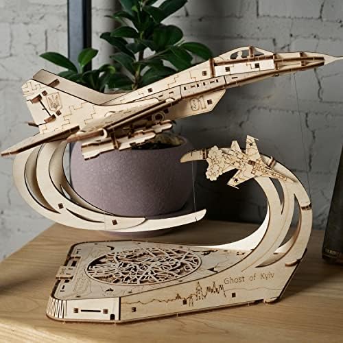 Vue 2 de Ugears Fantome De Kiev