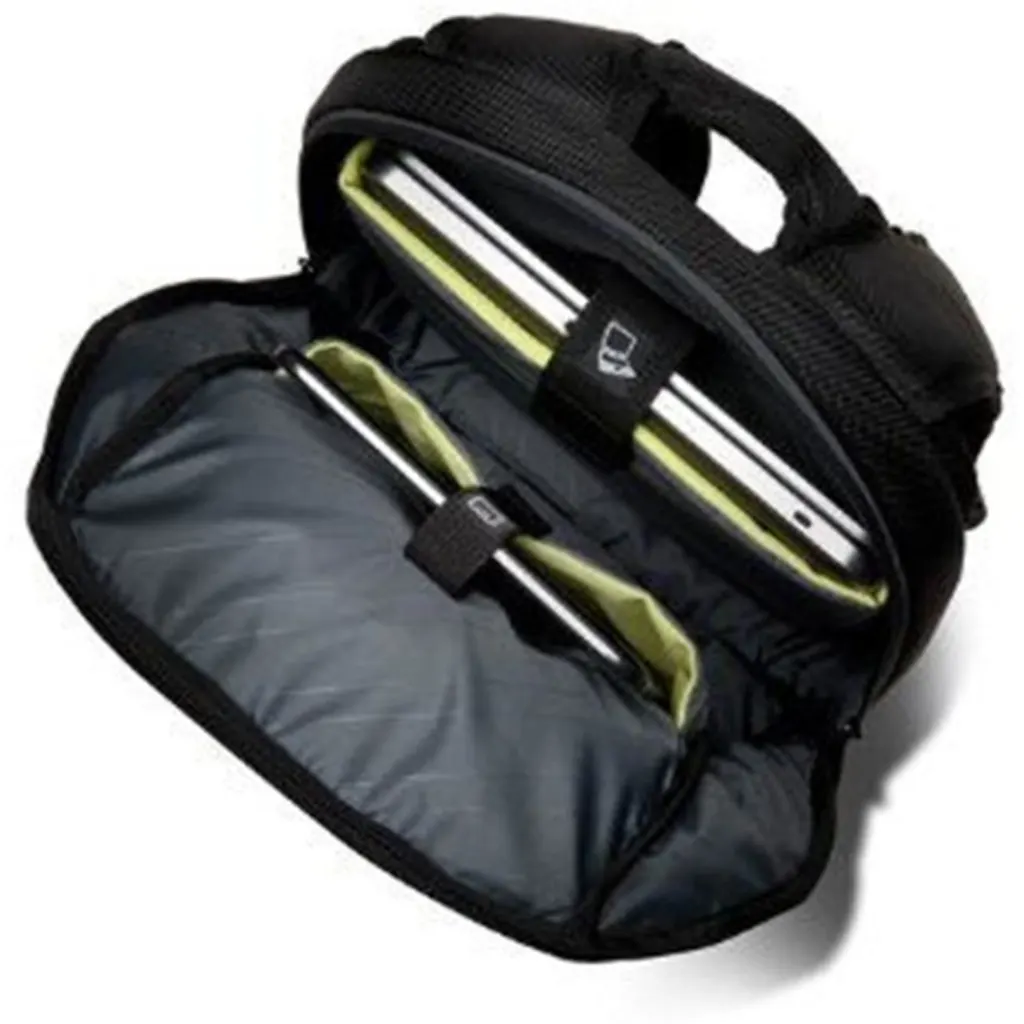 Imagen 1 de Mochila Kensington Triple Trek para Ultrabook Optimized de 14" Color Negro