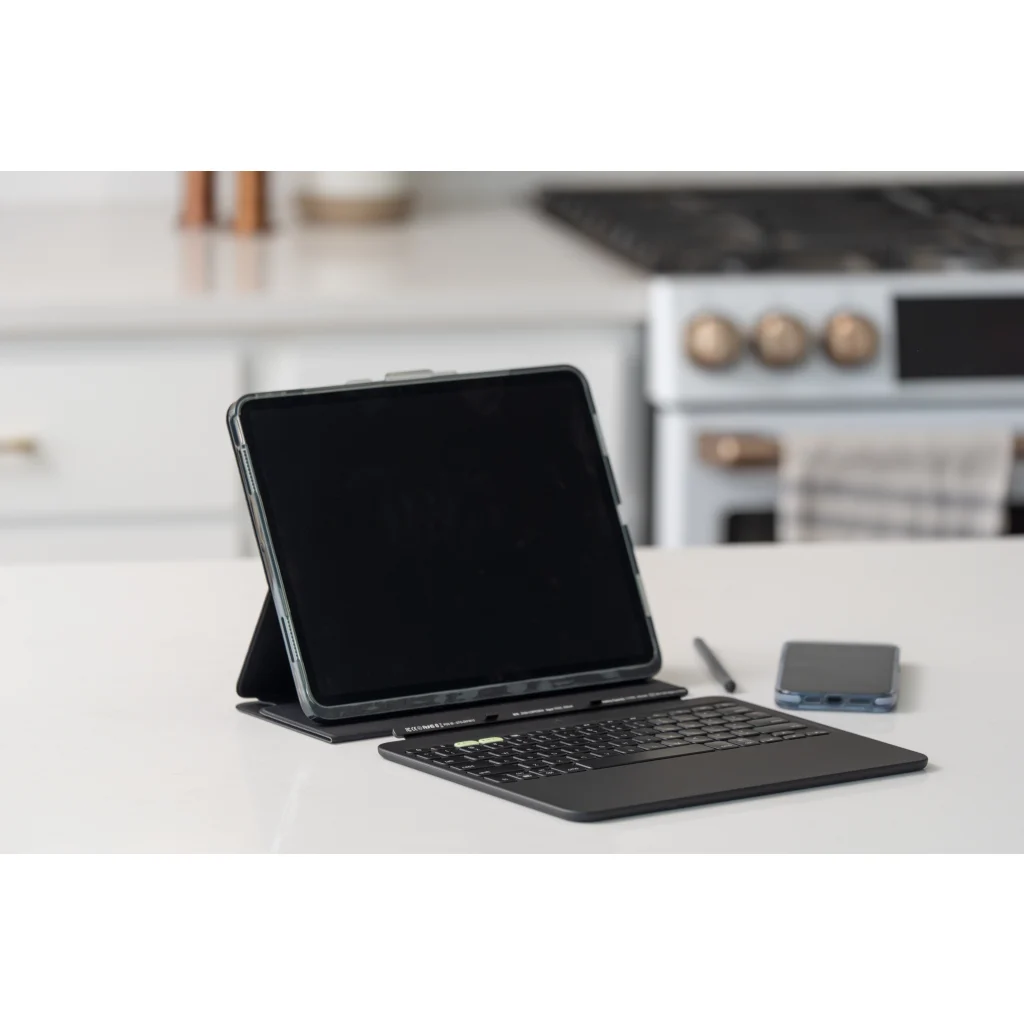 Imagen 7 de Funda con teclado en espanol Pro Keys 2 para iPad Pro 13" M4 Zagg