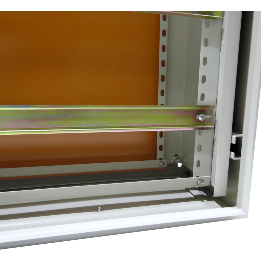 Imagen 5 de TIBOX 743x529mm 4-RielDin-53cm Chasis interno p/Tablero ST6-825 MDST86