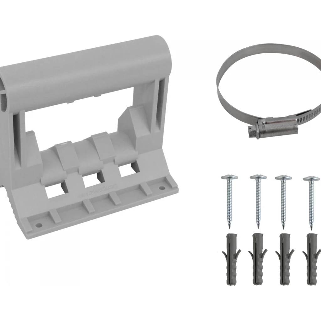 Imagen 3 de QuickMOUNT Extra MikroTik para montaje exterior ajustable, compatible con varios equipos RouterBOARD y CPE. Facilita orientación precisa y fijación segura.