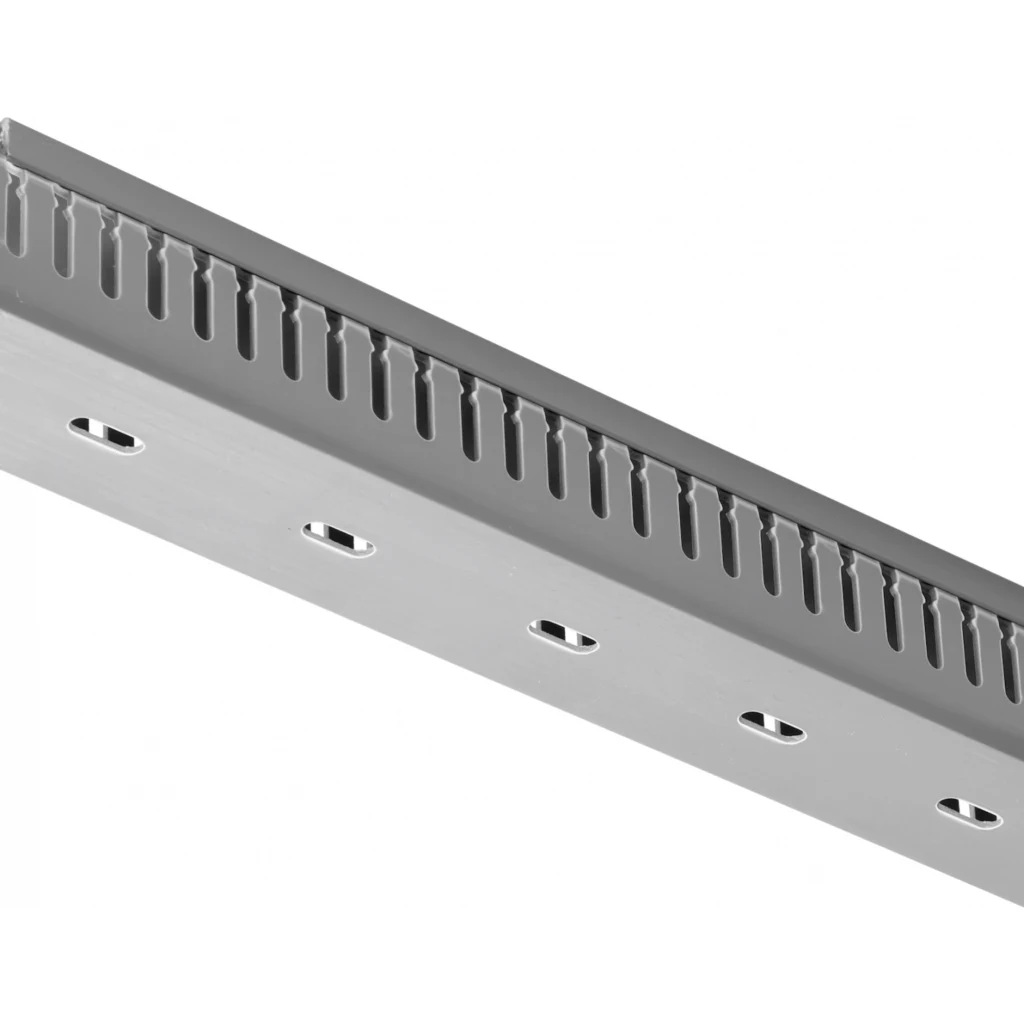 Imagen 1 de Canaleta Ranurada 2mt x 40x40mm Gris para Tablero Electrico
