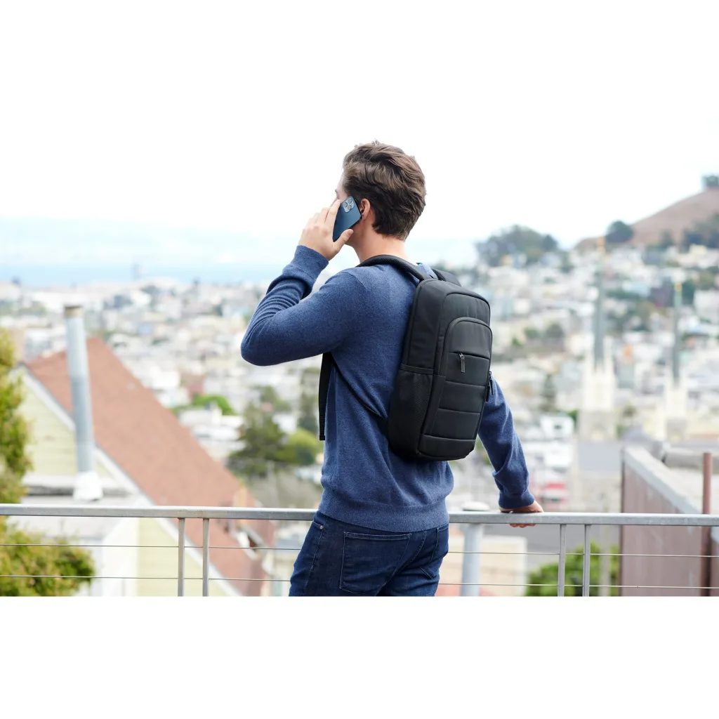 Imagen 4 de Mochila Kensington EcoFriendly EQ para Notebook de 16" Color Negro