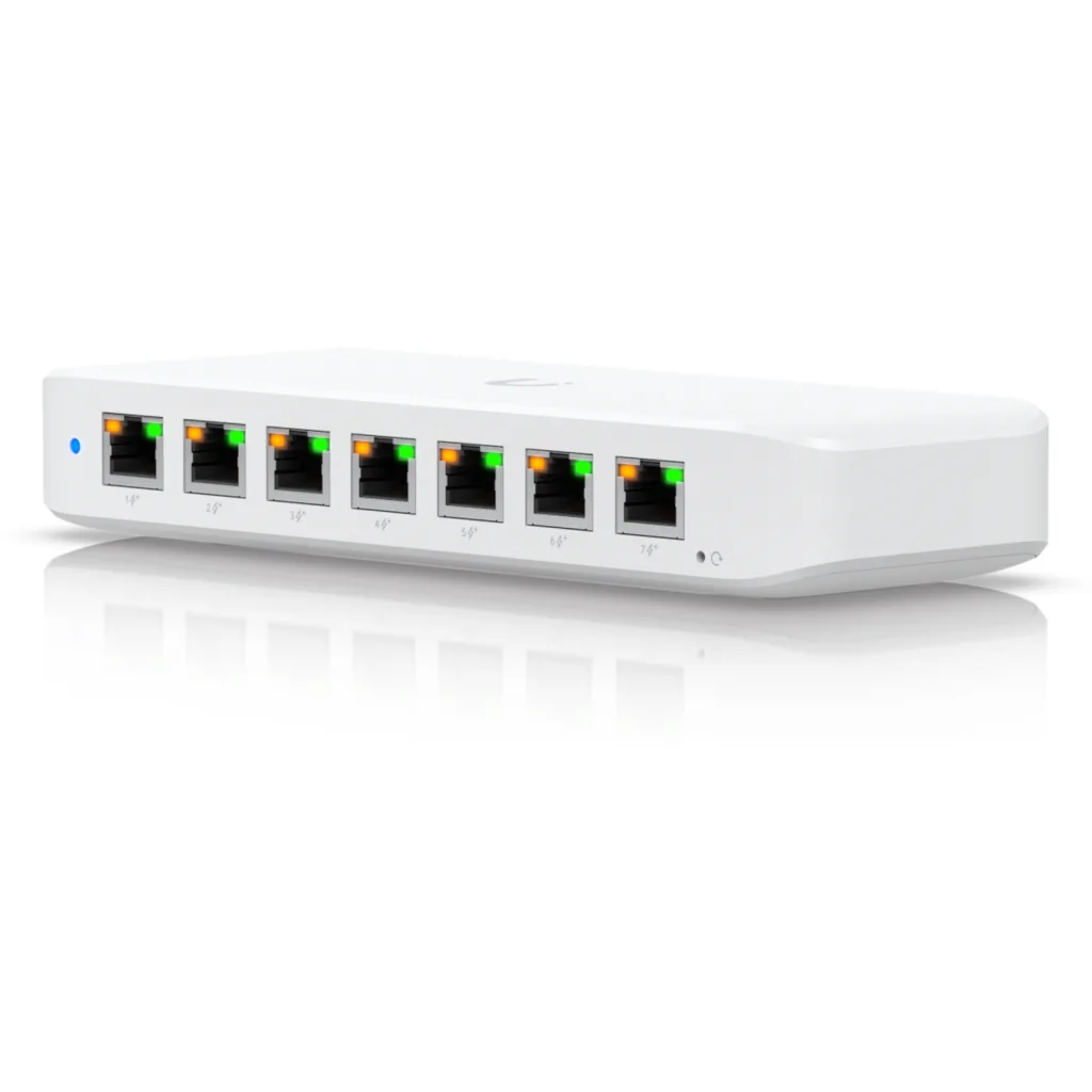 Ubiquiti Unifi Switch Ultra 210W A compact Layer 2 8-port GbE PoE switch with versatile mounting options 202W