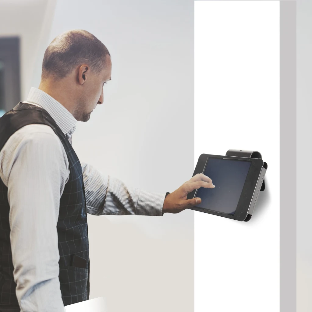 Imagen 12 de Secure Tablet Stand up to 10.5in