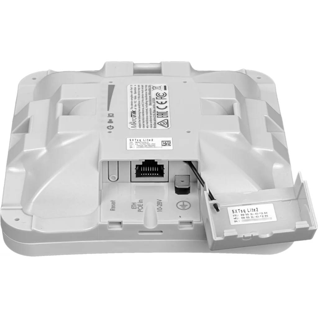 Imagen 3 de MIKROTIK 129x129mm 2,4GHz L3 10dBi 30dBm 64mb 650MHz 1-100 RBSXTsq2nD