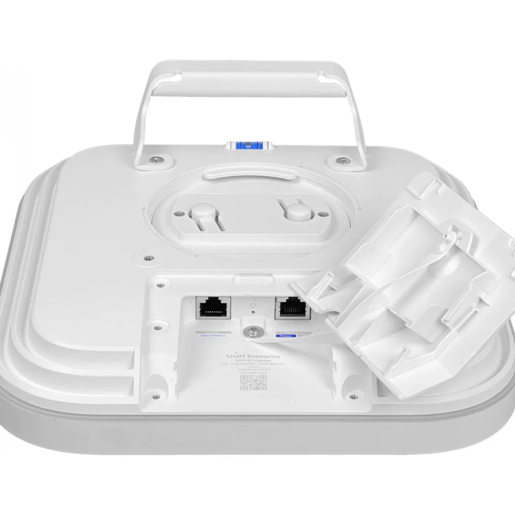 Imagen 8 de UBIQUITI 2,4/5/6GHz 20Gbps 4x4x2 WiFi7 1-1G 1-10G 9/12/12dBi req-PoE++