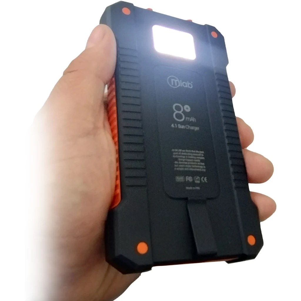 Imagen 3 de MLAB POWERBANK SOLAR 8.000mAh CARGADOR PORTATIL SUN CHARGER LIGHT 4 EN 1